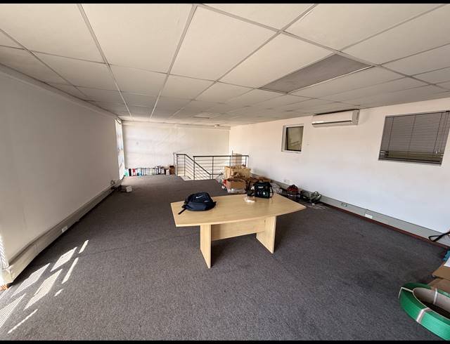 296M² WAREHOUSE TO LET IN BEACONVALE